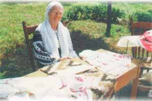 Adela Petre la una dintre expozitiile organizate de Muzeul Satului