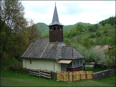Lăcaşuri de cult din România; ; ; ; sec. XVIII; 1701; 1800; Biserică de lemn; ortodox; Orthodox; orthodoxe; LUNCA LARGĂ; OCOLIŞ; Alba; ; Arhiepiscopia Alba Iuliei; Mitropolia Clujului, Albei, Crişanei şi Maramureşului; 