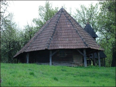 Lăcaşuri de cult din România; Biserica de lemn Sfinţii Arhangheli; ; ; 1775; 1755; ; Biserică de lemn; ortodox; Orthodox; orthodoxe; SÂNBENEDIC; FĂRĂU; Alba; ; Arhiepiscopia Alba Iuliei; Mitropolia Clujului, Albei, Crişanei şi Maramureşului; 