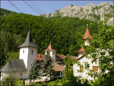 Lăcaşuri de cult din România; Mănăstirea Sf. Apostoli Petru şi Pavel, Adormirea Maicii Domnului, Izvorul Tămăduirii Râmeţ; Mănăstirea Râmeţ; ; sec. XIV, XVI, XX-XXI; 1301; 2004; Mănăstire; ortodox; Orthodox; orthodoxe; VALEA MĂNĂSTIRII; RÂMEŢ; Alba; ; Arhiepiscopia Alba Iuliei; Mitropolia Clujului, Albei, Crişanei şi Maramureşului; 