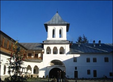 Lcauri de cult din Romnia; Ansamblul Mnstirii Sf. Ierarh Nicolae Aninoasa; Mnstirea Aninoasa; ; 1677-1729; 1677; 1729; Mnstire; ortodox; Orthodox; orthodoxe; ANINOASA; ANINOASA; Arge; Protopopiatul Cmpulung Muscel; Episcopia Argeului i Muscelului; Mitropolia Munteniei i Dobrogei; 