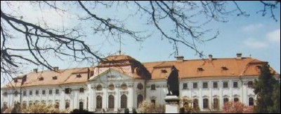 Lăcaşuri de cult din România; Palatul Episcopal Romano-Catolic; Muzeul Ţării Crişurilor; ; 1762-1776; 1762; 1776; Palat episcopal; romano-catolic; Roman-Catholic; roman-catholique; ORADEA; ; Bihor; ; Episcopia romano-catolică; Biserica Romano-Catolică din România; 