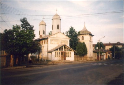 Lcauri de cult din Romnia; Biserica Intrarea n Biseric,Sf. Trei Ierarhi; Biserica Alb sau a Judeului; ; 1767; 1632; 1777; Biseric; ortodox; Orthodox; orthodoxe; TRGOVITE; ; Dmbovia; Protoieria Trgovite; Arhiepiscopia Trgovitei; Mitropolia Munteniei i Dobrogei; 