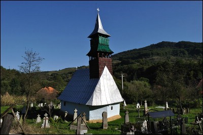 Lcauri de cult din Romnia; Biserica de lemn Sf. Arhangheli; ; ; sec. XVI-XVII; 1501; 1700; Biseric de lemn; ortodox; Orthodox; orthodoxe; ALMAU MIC DE MUNTE; BALA; Hunedoara; Protopopiatul Ortie; Episcopia Aradului; Mitropolia Banatului; 
