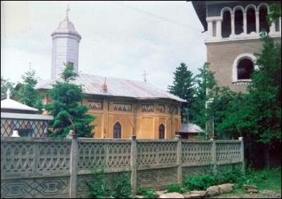 Lcauri de cult din Romnia; Biserica Sf. Mare Mucenic Gheorghe; ; ; 1858, ref. 1915; 1858; ; Biseric; ortodox; Orthodox; orthodoxe; FIERBINI-TRG; FIERBINI-TRG; Ialomia; Protoieria Urziceni; Episcopia Sloboziei i Clrailor; Mitropolia Munteniei i Dobrogei; 