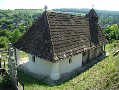 Lcauri de cult din Romnia; Biserica de lemn Sf. Arhangheli; ; ; sec. XVIII; 1701; 1800; Biseric de lemn; ortodox; Orthodox; orthodoxe; DMBU; ADMU; Mure; Protopopiatul Trnveni; Arhiepiscopia Alba Iuliei; Mitropolia Clujului, Albei, Crianei i Maramureului; 