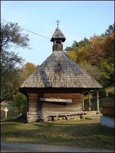 Lcauri de cult din Romnia; Biserica de lemn Sf. Arhangheli-Mnstirea; ; ; sec. XVII; 1601; 1700; Biseric de lemn; ortodox; Orthodox; orthodoxe; SNMARTINU DE CMPIE; RCIU; Mure; ; Arhiepiscopia Alba Iuliei; Mitropolia Clujului, Albei, Crianei i Maramureului; 