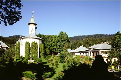 Lăcaşuri de cult din România; Mănăstirea Adormirea Maicii Domnului Văratec; Mănăstirea Văratic; ; 1781-1785; 1781; 1785; Mănăstire; ortodox; Orthodox; orthodoxe; VĂRATEC; AGAPIA; Neamţ; Protopopiatul Tg. Neamţ; Arhiepiscopia Iaşilor; Mitropolia Moldovei şi Bucovinei; 