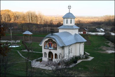 Lăcaşuri de cult din România; Mănăstirea Acoperământul Maicii Domnului Măineşti; Mănăstirea Măineşti; ; 1745, 1805-1809; 1745; ; Mănăstire; ortodox; Orthodox; orthodoxe; MĂINEŞTI, oraş BALŞ; ; Olt; Protoieria Slatina II Nord, Cod Fiscal: 15022767, Adresa: Str. Dinu Lipati, Nr. 21, Tel/Fax: 0249-420112, 0728107836, Protoiereu Pc Pr. Nicolae Nicolaescu.; Episcopia Slatinei şi Romanaţilor; Mitropolia Olteniei; 