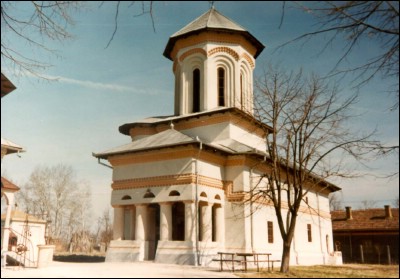Lcauri de cult din Romnia; Biserica Sf. Nicolae; ; ; 1509-1596; 1509; 1596; Biseric; ortodox; Orthodox; orthodoxe; FLCOIU; FLCOIU; Olt; Protoieria Caracal, Cod fiscal: 4284630, Adresa: Str. Nicolae Titulescu nr. 8, Str. Nicolae Titulescu, 8, TEL/FAX: 0249-512060, 0728107831, 0745597225, Protoiereu PC. Pr. Marin Rducanu.; Episcopia Slatinei i Romanailor; Mitropolia Olteniei; 