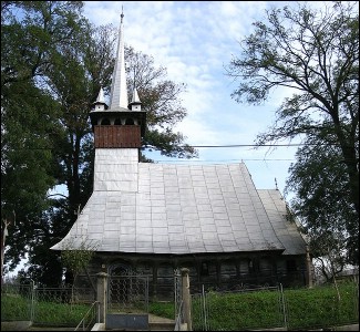 Lăcaşuri de cult din România; Biserica de lemn Sf. Arhangheli; ; ; 1700; 1700; ; Biserică de lemn; ortodox; Orthodox; orthodoxe; CHIEŞD; CHIEŞD; Sălaj; Protopopiatul Ortodox român Şimleu Silvaniei; Episcopia Oradea; Mitropolia Clujului, Albei, Crişanei şi Maramureşului; 