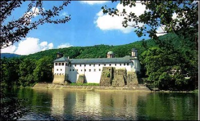 Lăcaşuri de cult din România; Mănăstirea Sfânta Treime Cozia; Mănăstirea Cozia; ; 1386-1390; 1386; 1390; Mănăstire; ortodox; Orthodox; orthodoxe; CĂCIULATA, oraş CĂLIMĂNEŞTI; ; Vâlcea; ; Episcopia Râmnicului; Mitropolia Olteniei; 