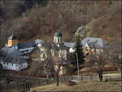 Lăcaşuri de cult din România; Mănăstirea Sf. Mare Mucenic Gheorghe Stănişoara; Mănăstirea Stănişoara; ; 1747; ; ; Mănăstire; ortodox; Orthodox; orthodoxe; CĂLIMĂNEŞTI; ; Vâlcea; ; Arhiepiscopia Râmnicului Vâlcii; Mitropolia Olteniei; 