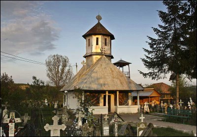 Lăcaşuri de cult din România; Biserica de lemn Sf. Dimitrie; ; ; 1819; 1819; ; Biserică de lemn; ortodox; Orthodox; orthodoxe; ROŞIOARA; BERBEŞTI; Vâlcea; ; Arhiepiscopia Râmnicului; Mitropolia Olteniei; 