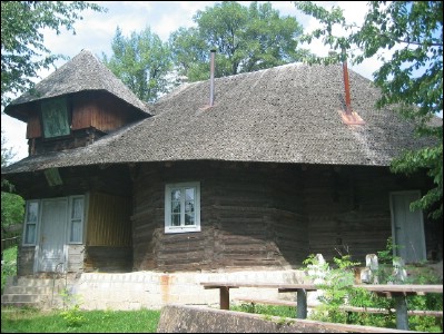 Lăcaşuri de cult din România; Biserica de lemn Sf. Voievozi; ; ; sec. XVIII; 1701; 1800; Biserică de lemn; ortodox; Orthodox; orthodoxe; VETREŞTI-HERĂSTRĂU; NISTOREŞTI; Vrancea; ; Arhiepiscopia Buzăului şi Vrancei; Mitropolia Munteniei şi Dobrogei; 